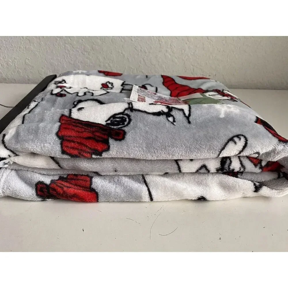 Peanuts Snoopy Snowman Throw Blanket Christmas Tree Snow Skiing‎ Ice Skating NEW